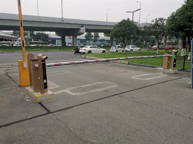 車(chē)牌識(shí)別系統(tǒng)